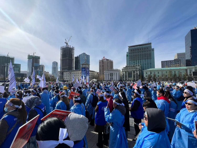 Өнөөдрөөс багш нарын үндсэн цалинг 50 хувиар, эмч нарын үндсэн цалинг 30 хувиар нэмэгдүүлнэ